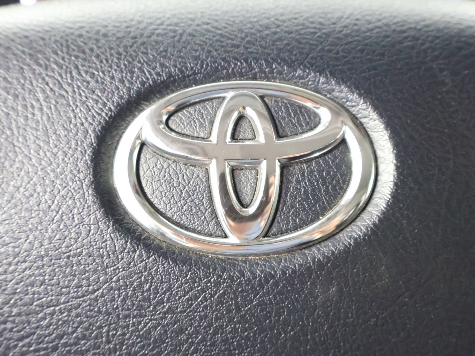 Used 2020 Toyota 4Runner SR5 Premium w/ Moonroof Package AWD/4WD image 34