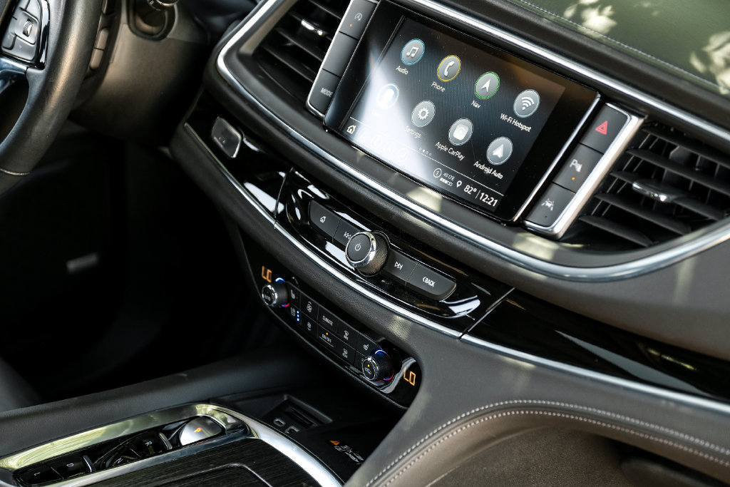 Used 2024 Buick Enclave Avenir w/ Avenir Technology Package FWD image 33