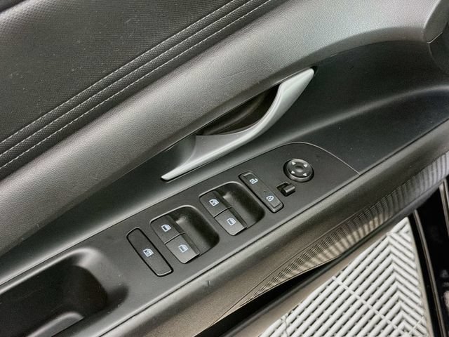 Used 2023 Hyundai Elantra SEL w/ Convenience Package FWD image 25