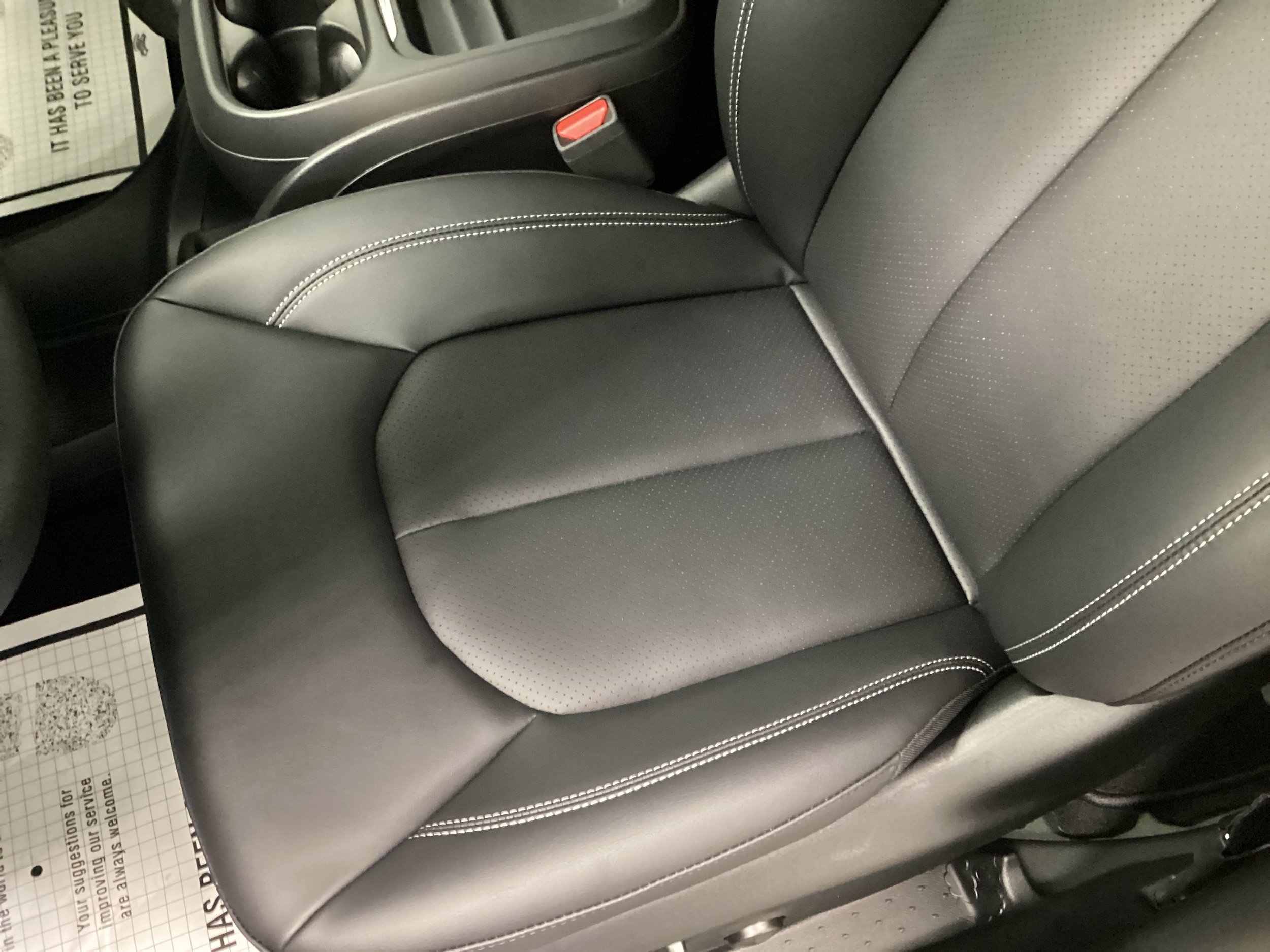 New 2027 Chrysler Pacifica Select w/ Family Tech Group AWD/4WD image 17