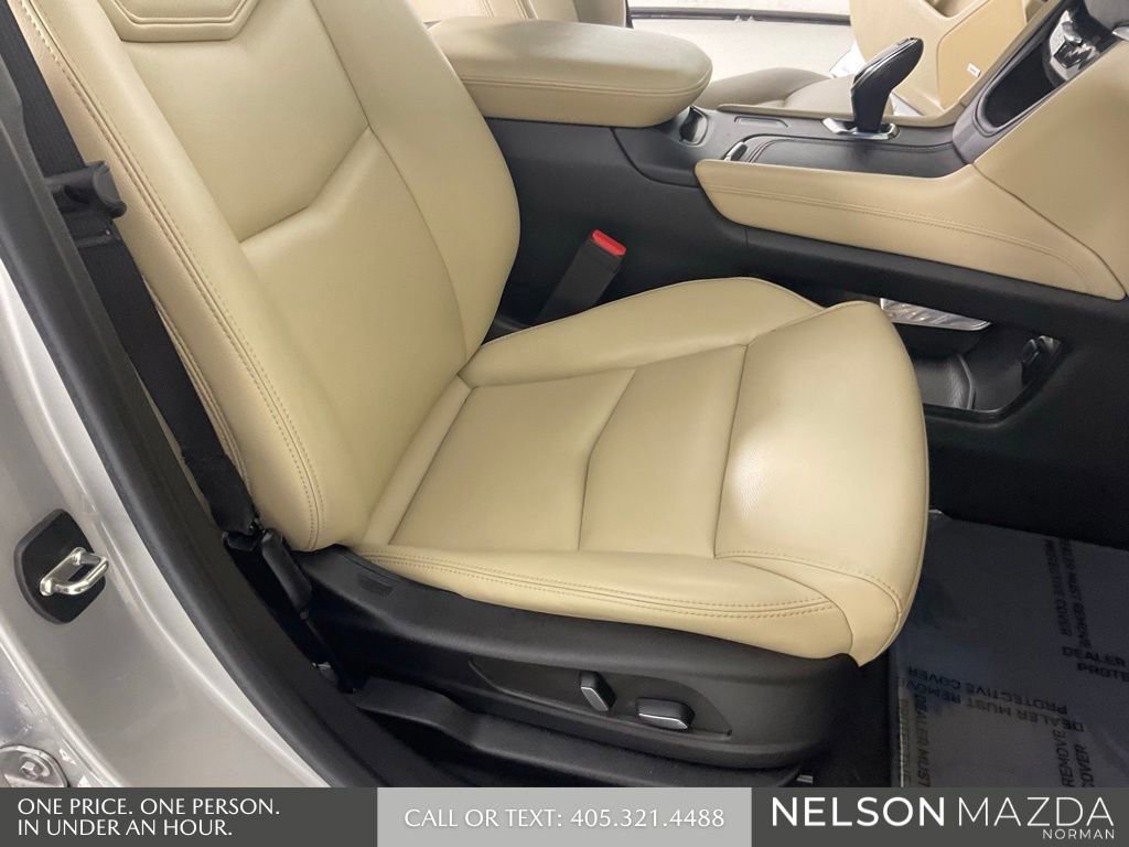 Used 2017 Cadillac XT5 FWD image 28