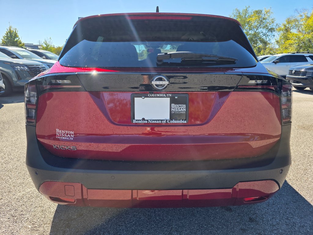 New 2027 Nissan Kicks SR w/ SR Premium Package FWD image 9