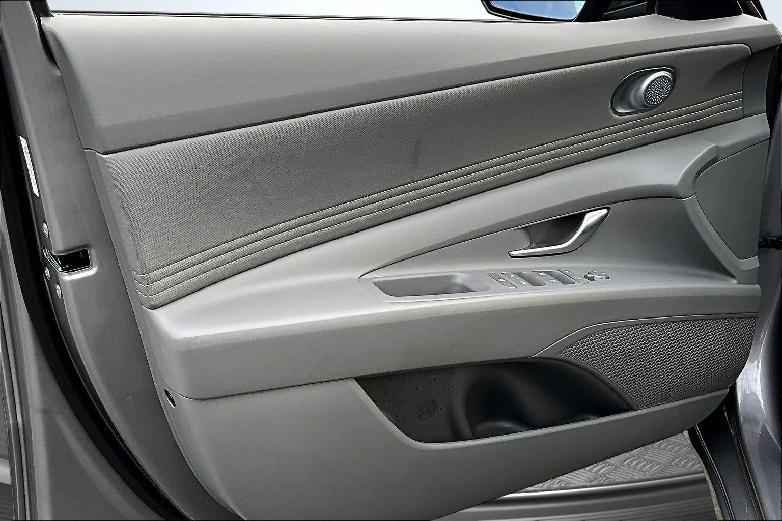 Used 2024 Hyundai Elantra SEL w/ Convenience Package FWD image 16
