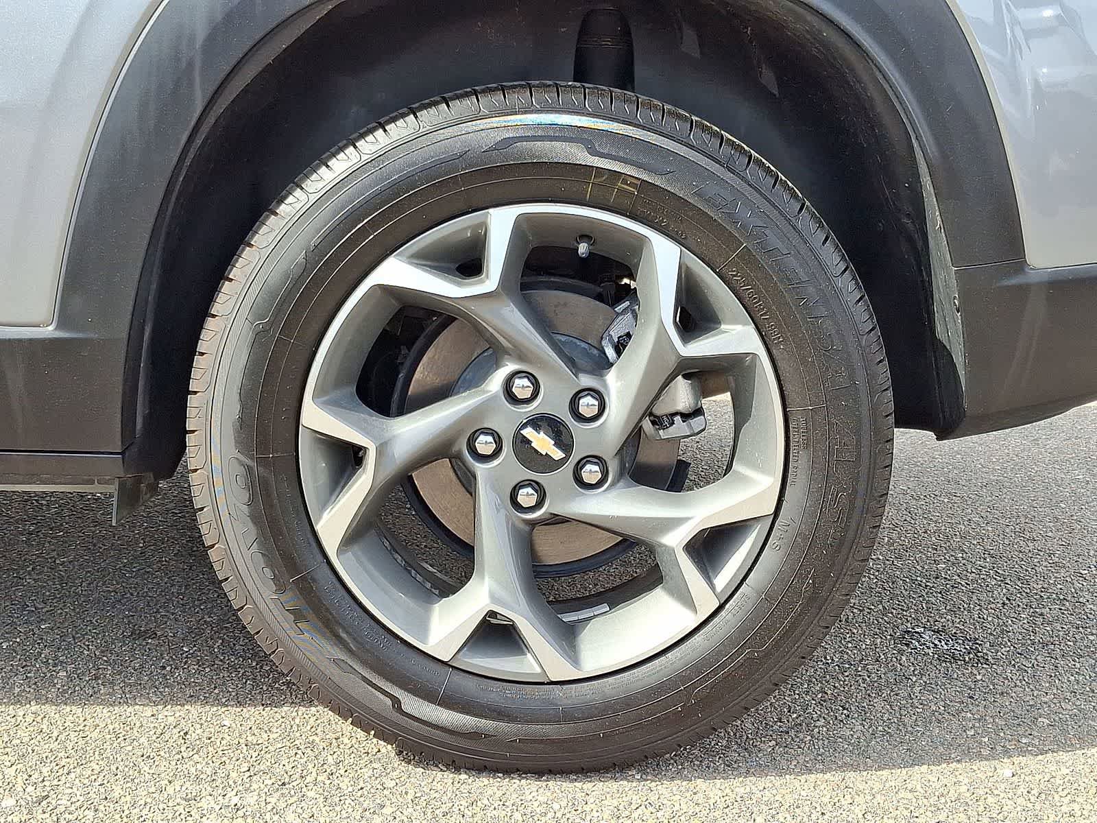 Used 2024 Chevrolet Trax LT w/ Driver Confidence Package FWD image 36