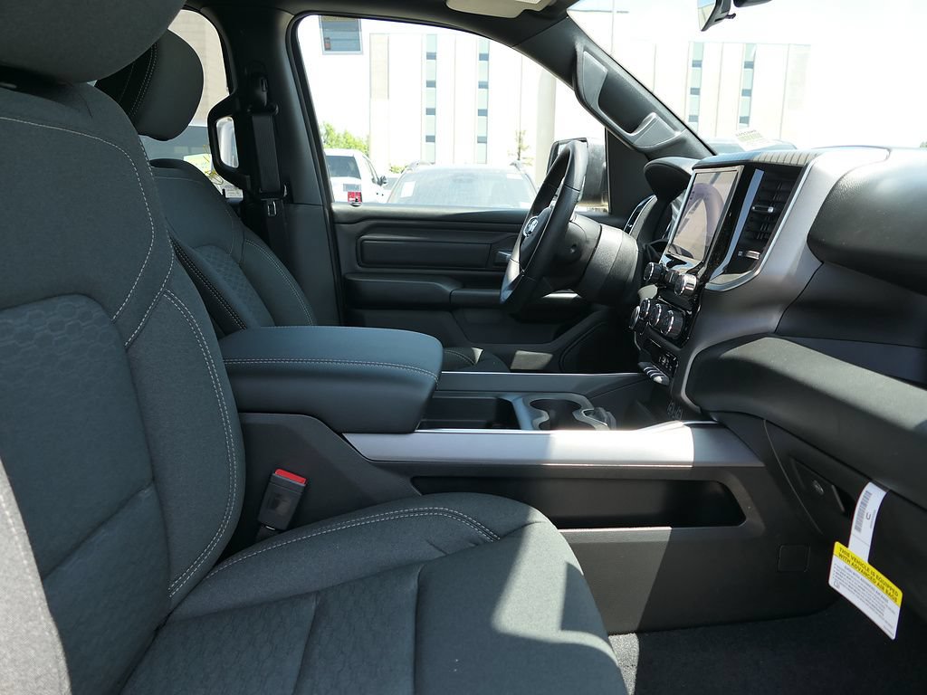 New 2026 RAM 1500 Express AWD/4WD image 24