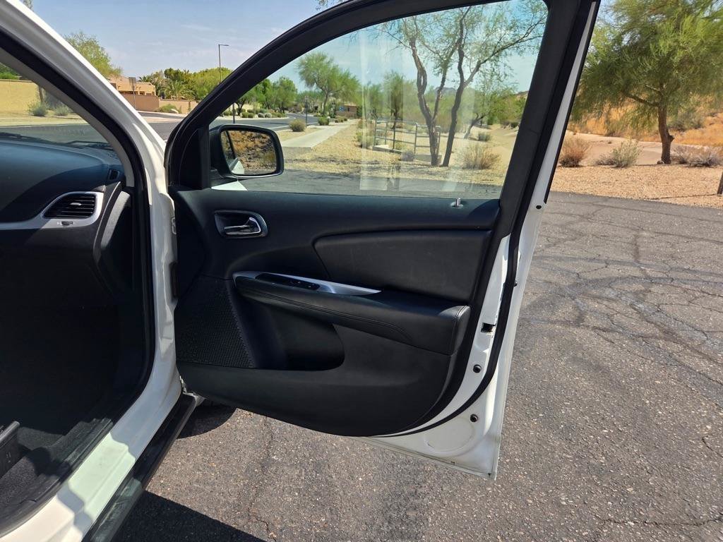 Used 2015 Dodge Journey SXT w/ Flexible Seating Group FWD image 23