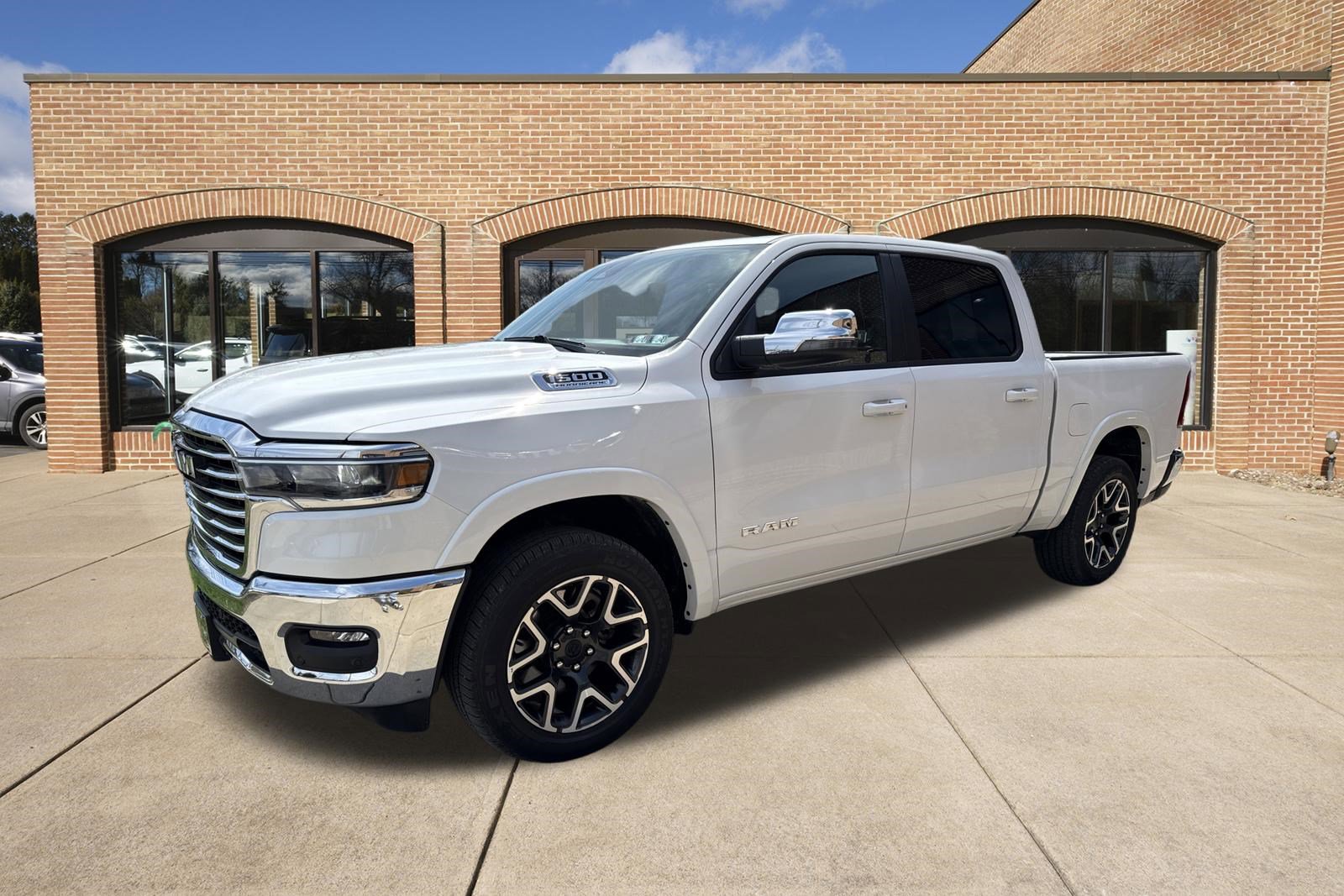 Used 2026 RAM 1500 Laramie AWD/4WD image 8