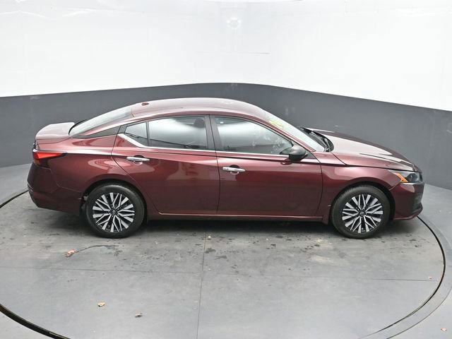 Used 2024 Nissan Altima 2.5 SV image 32