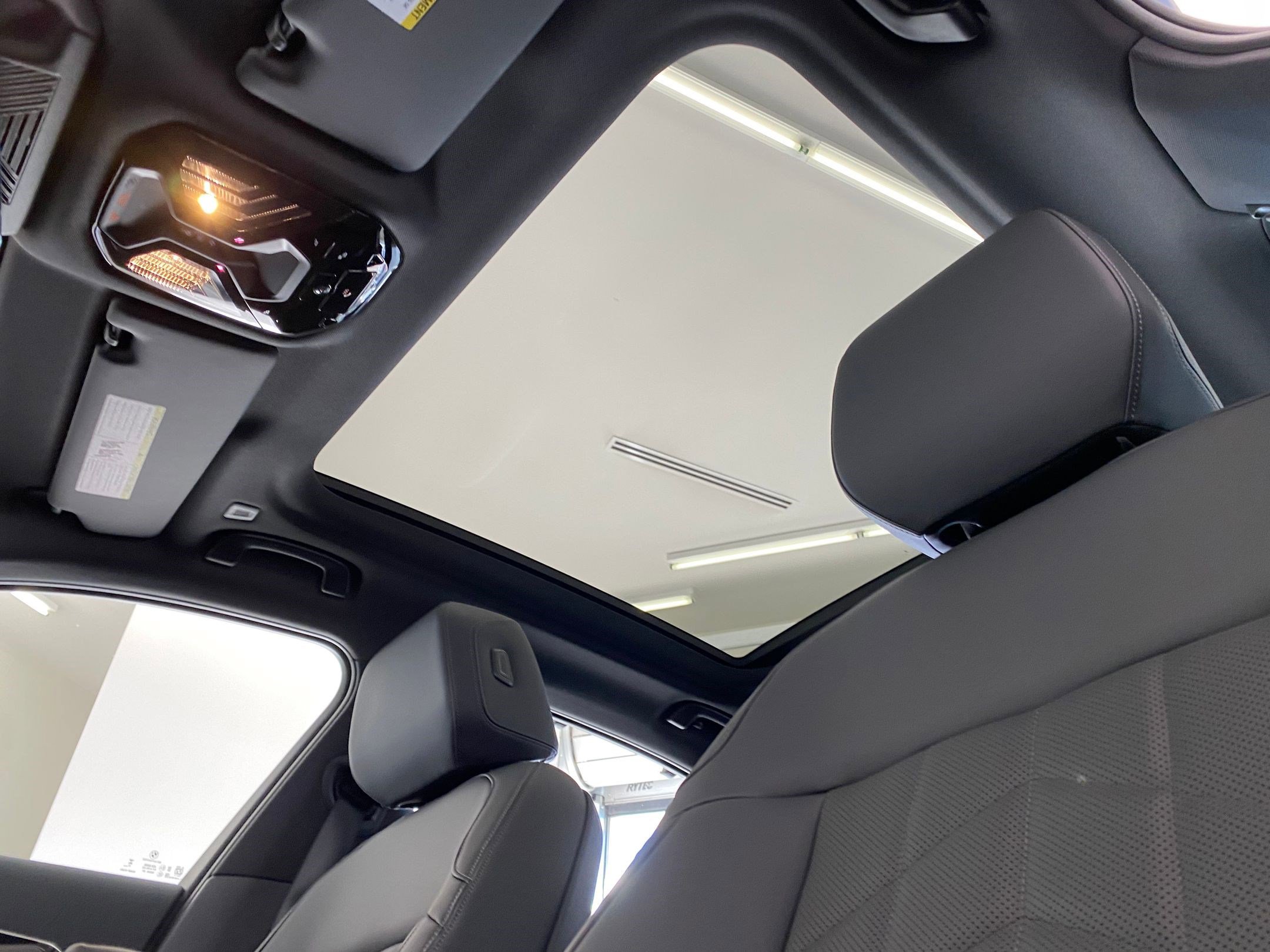 New 2026 BMW 540i xDrive w/ Executive Package image 14