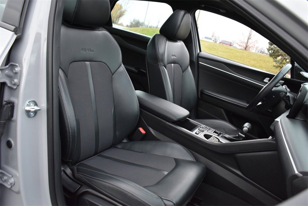 Used 2024 Kia K5 GT-Line image 32