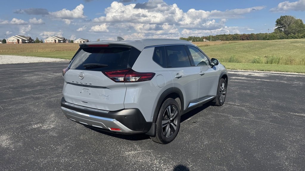 Used 2022 Nissan Rogue Platinum w/ Head-Up Display Package image 7