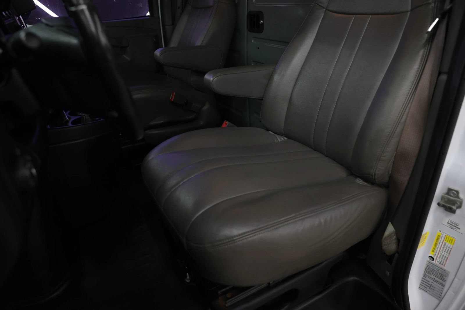Used 2020 Chevrolet Express 2500 w/ Communications Package RWD image 14