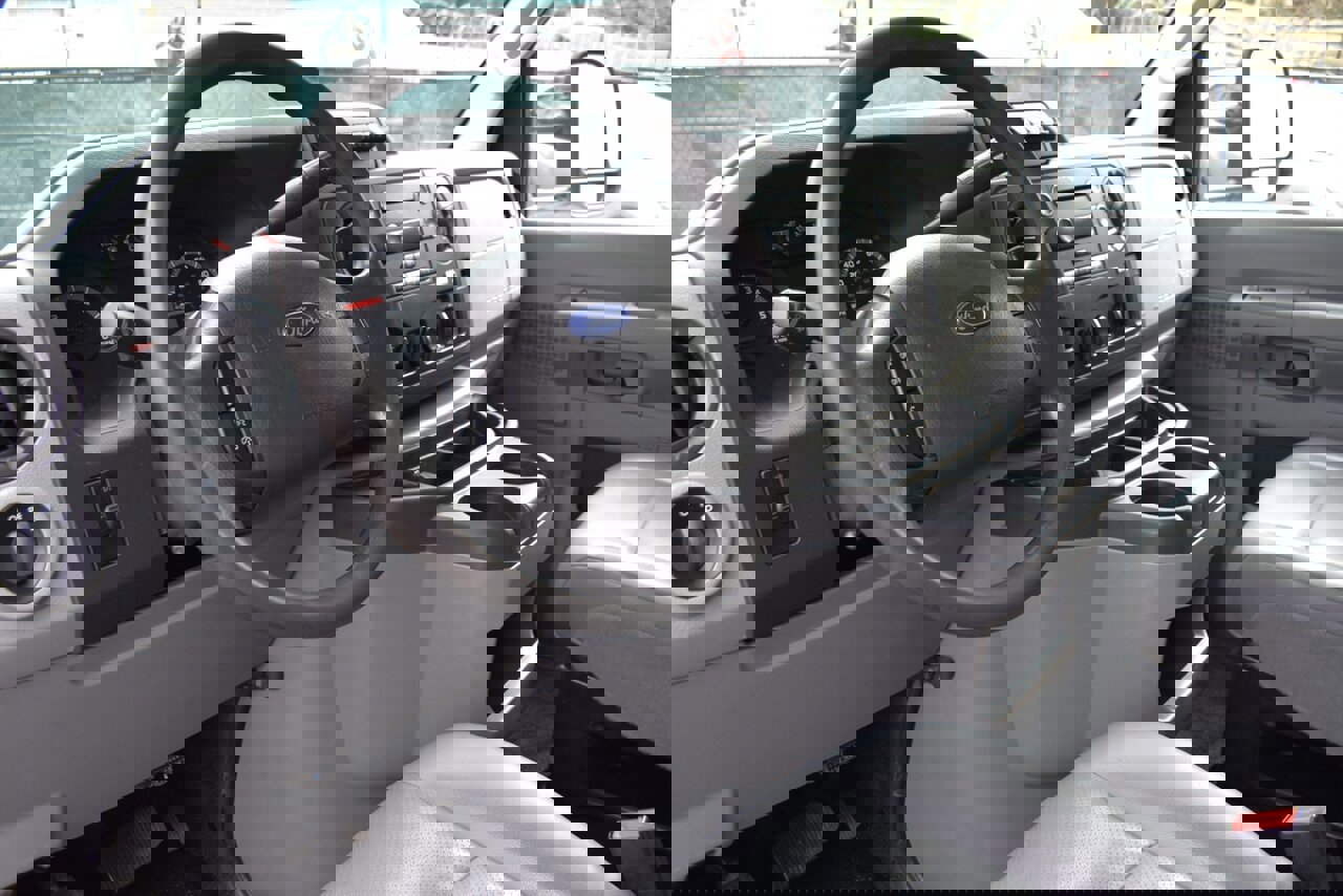 Used 2017 Ford E-350 and Econoline 350 Super Duty w/ Power Windows & Locks Group image 3