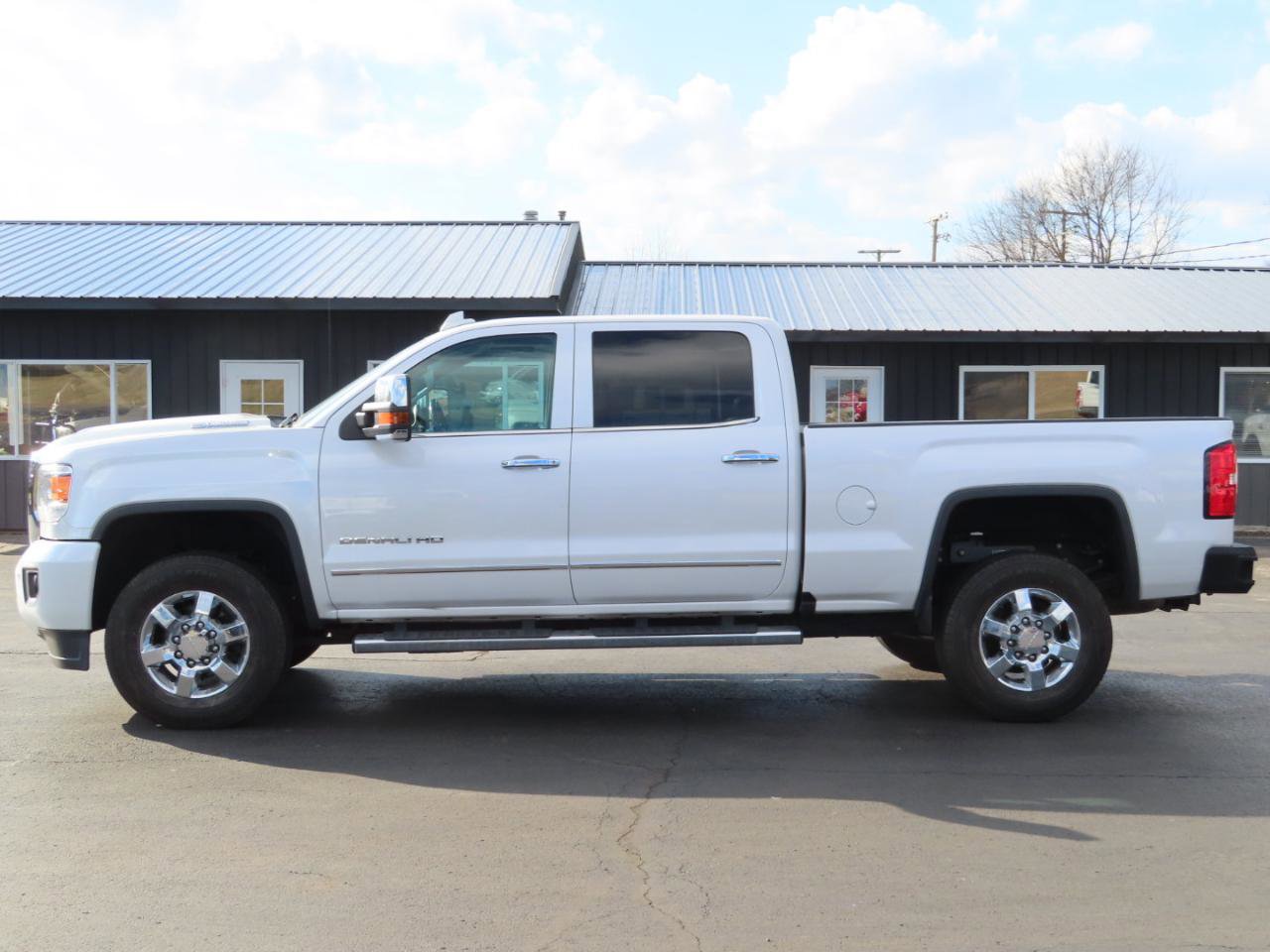 Used 2019 GMC Sierra 3500 Denali w/ Duramax Plus Package image 3