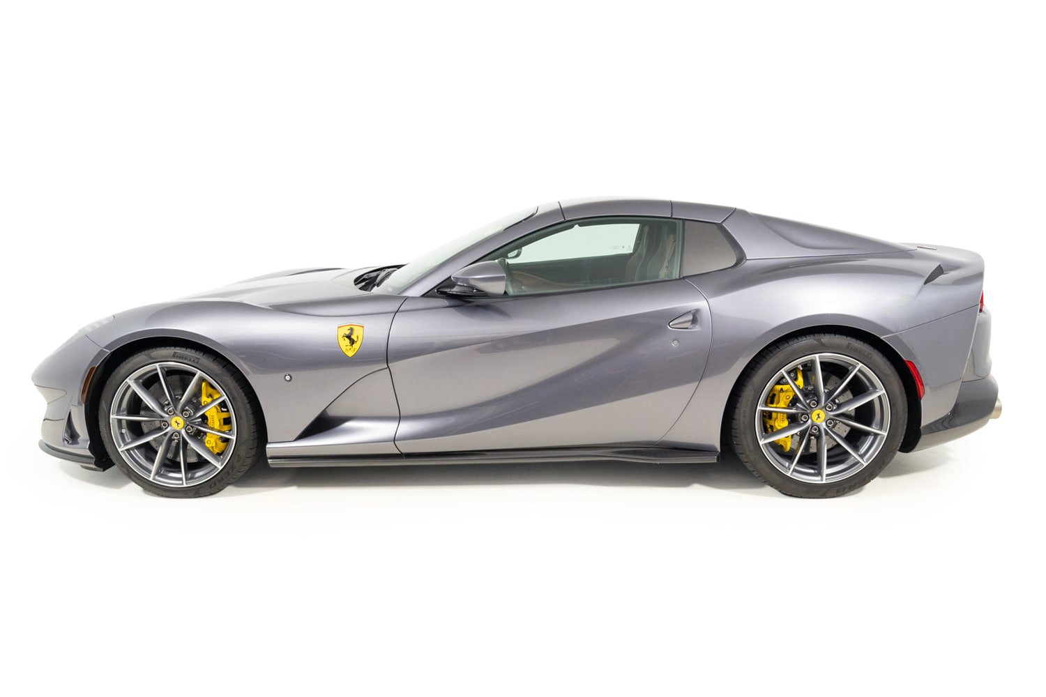 Used 2023 Ferrari 812 GTS image 3