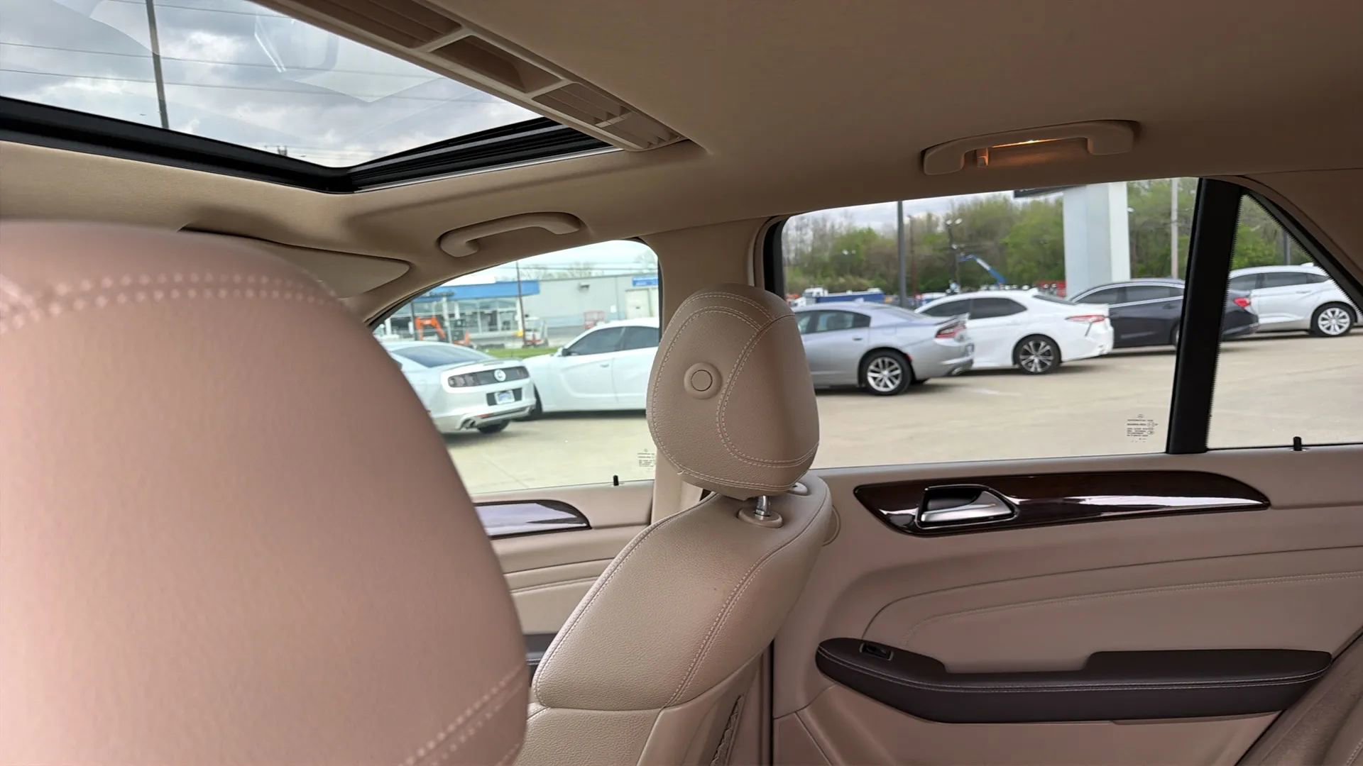 Used 2015 Mercedes-Benz ML 350 4MATIC image 48