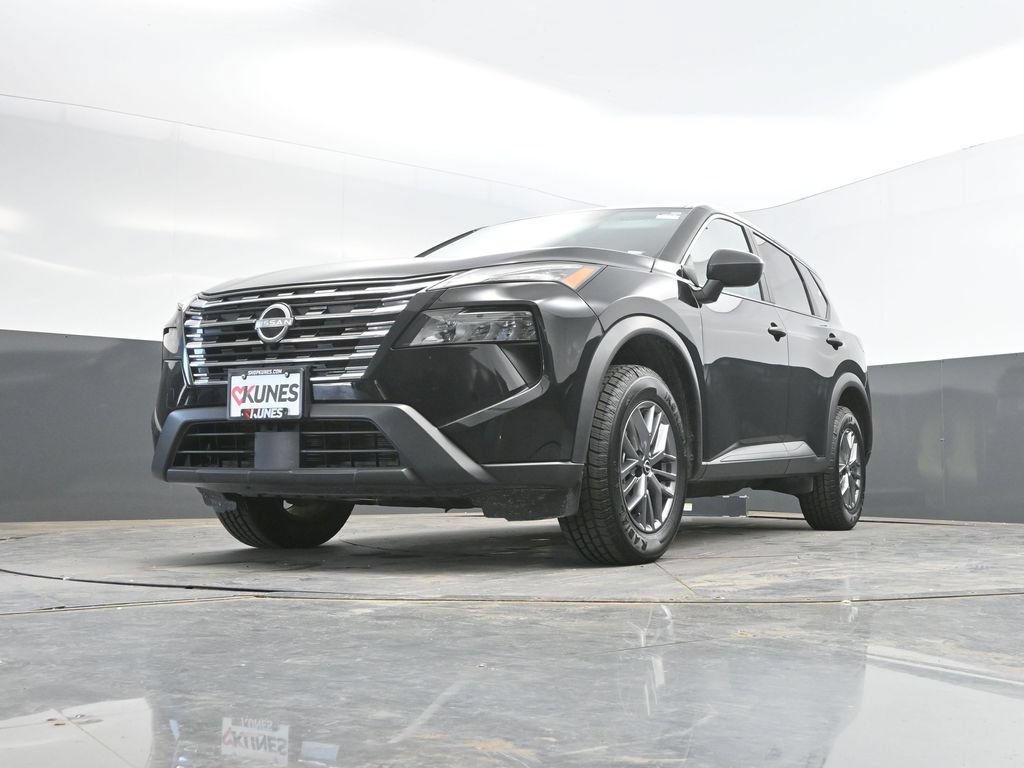 Used 2024 Nissan Rogue S AWD/4WD image 32