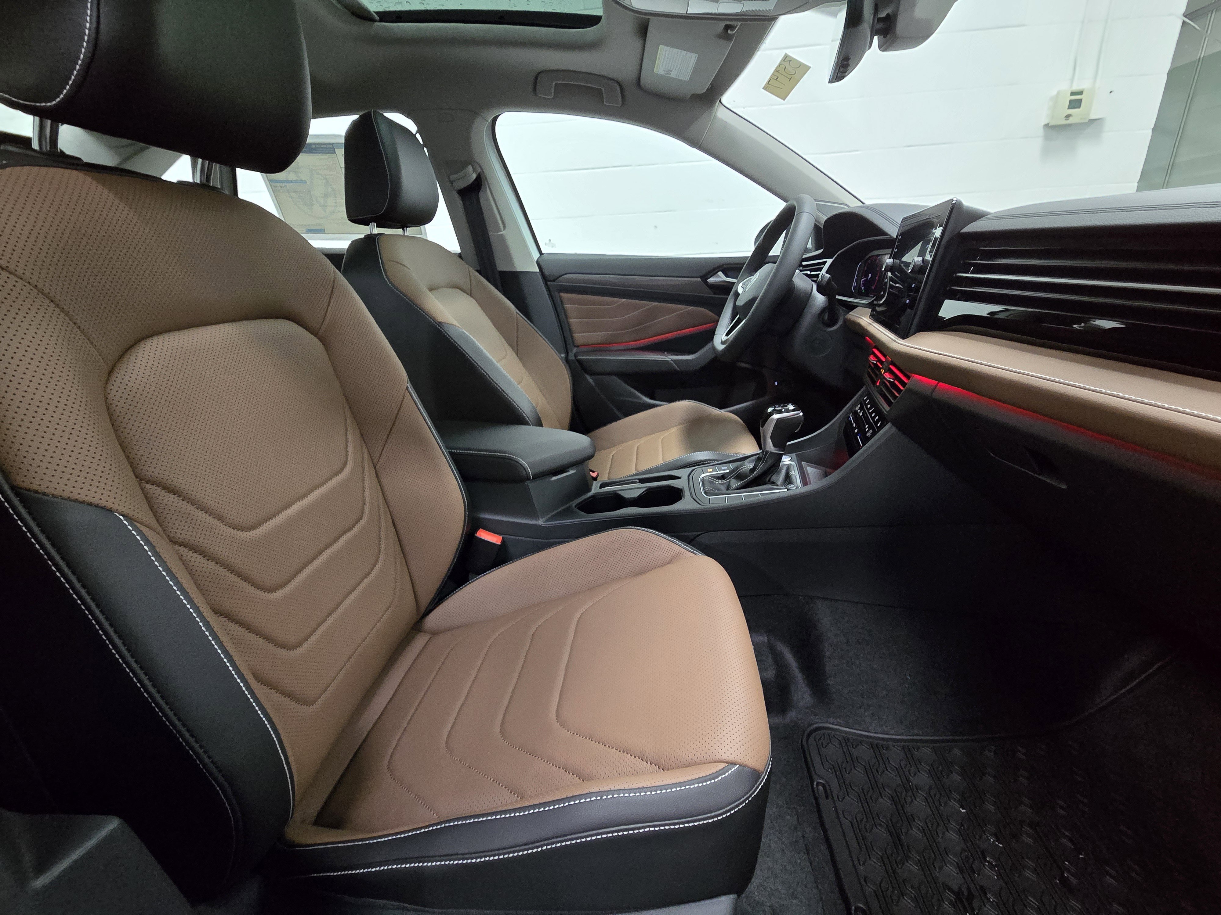 New 2025 Volkswagen Jetta SEL image 4