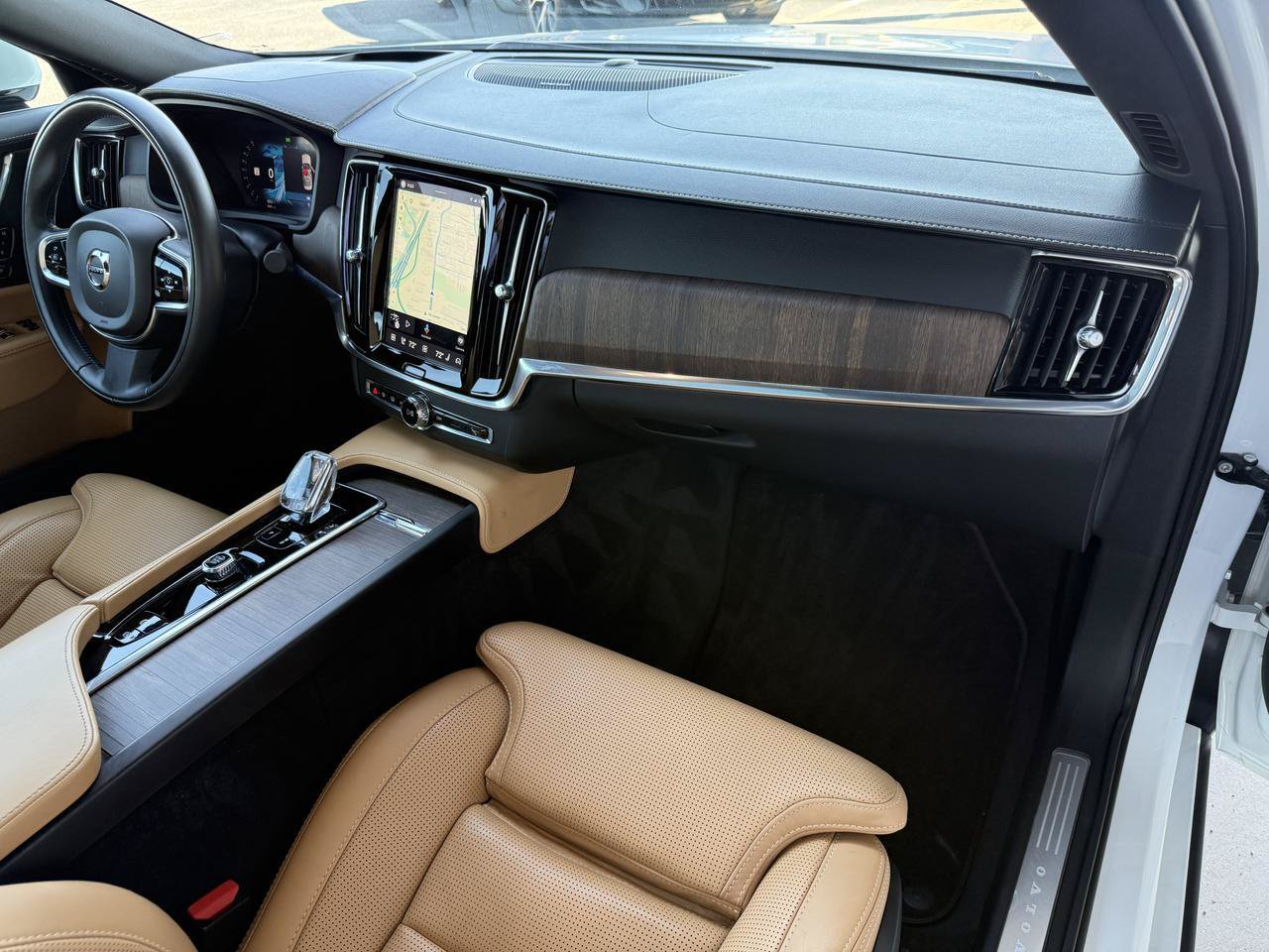 Used 2022 Volvo S90 B6 Inscription w/ Advanced Package AWD/4WD image 33