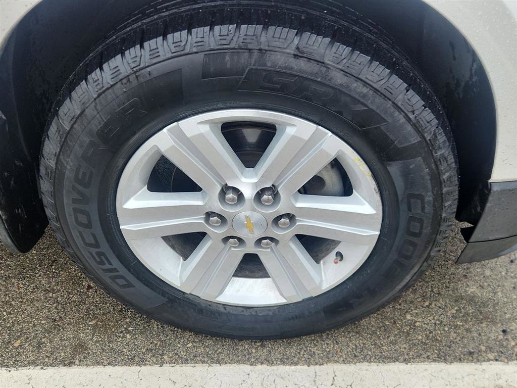 Used 2013 Chevrolet Traverse LT image 2