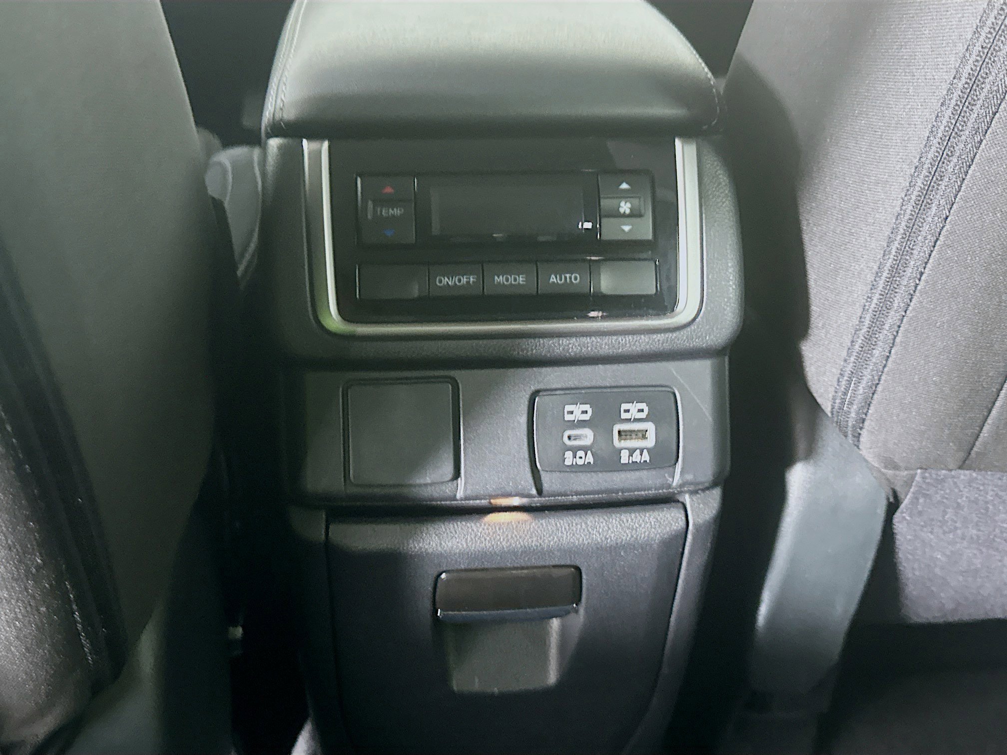 Used 2025 Subaru Ascent Premium image 25