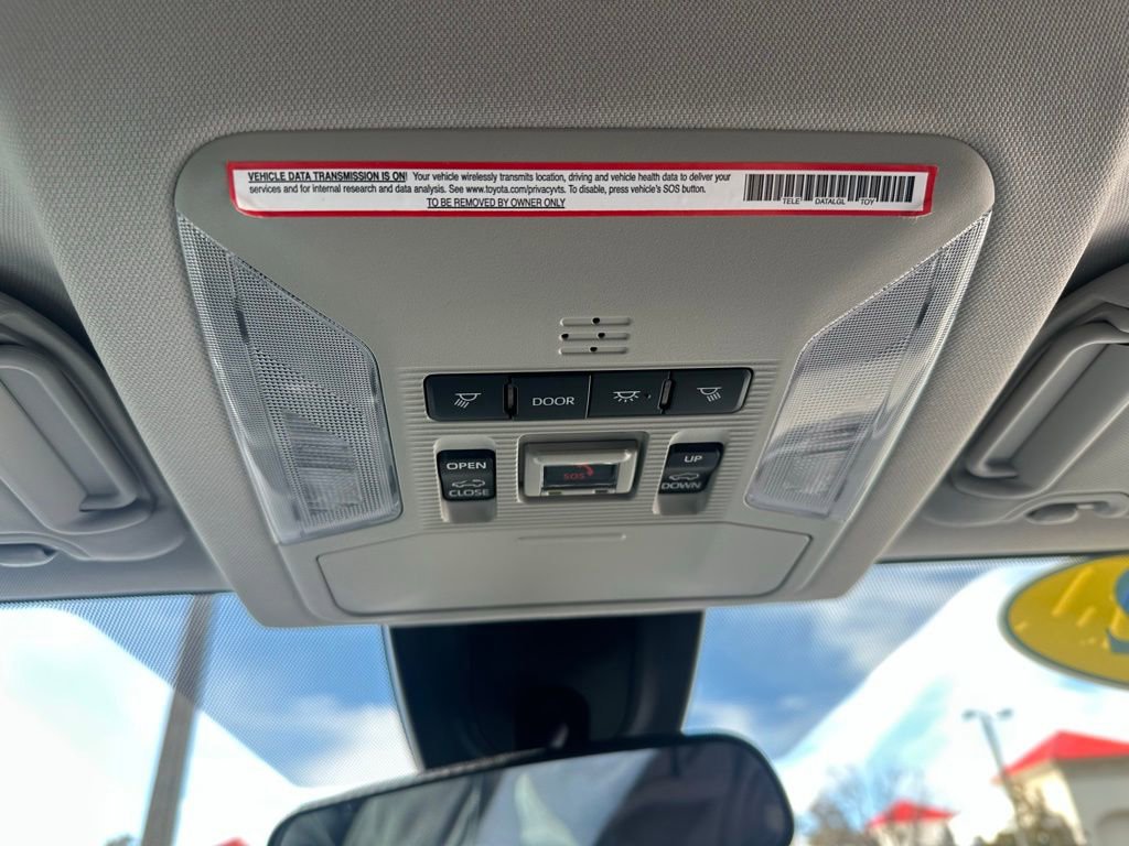 Used 2022 Toyota RAV4 XLE w/ Convenience Package image 34