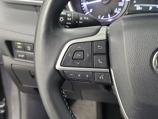 Used 2024 Toyota Highlander LE image 27