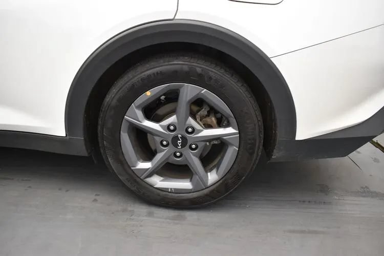 Used 2025 Kia K4 FWD image 34