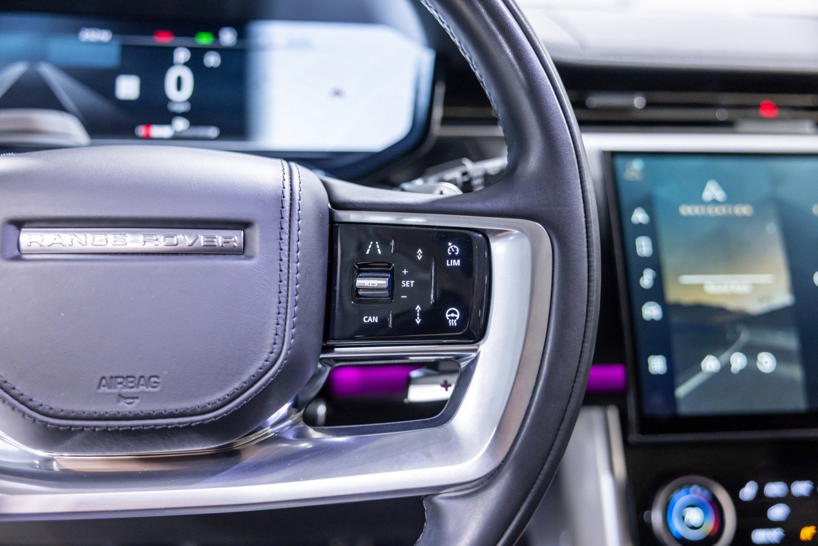 Used 2023 Land Rover Range Rover SE image 41
