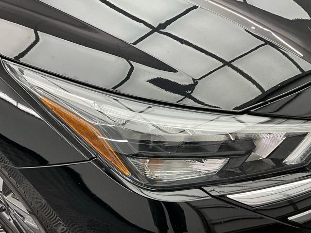 Used 2025 Nissan Versa SV image 27