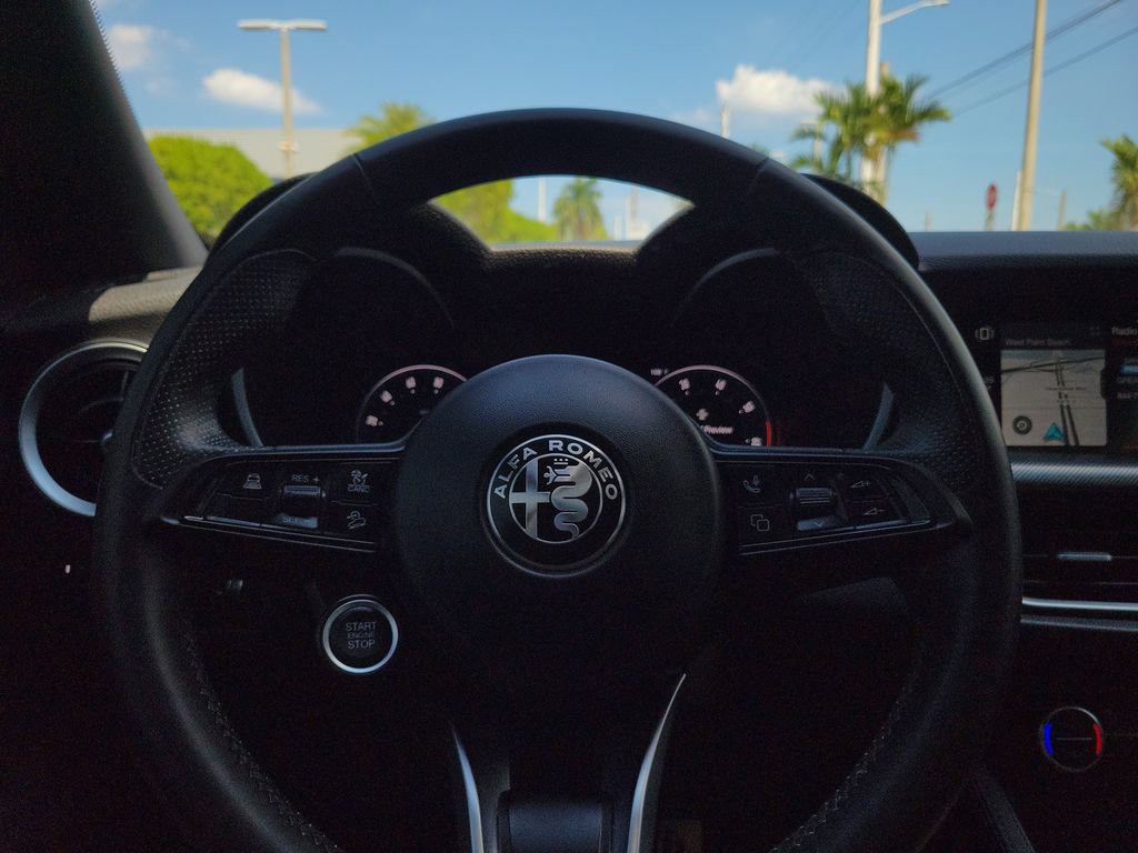 Used 2024 Alfa Romeo Stelvio Ti AWD/4WD image 8