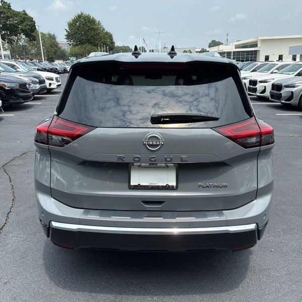 Used 2025 Nissan Rogue Platinum w/ Tech Package FWD image 7
