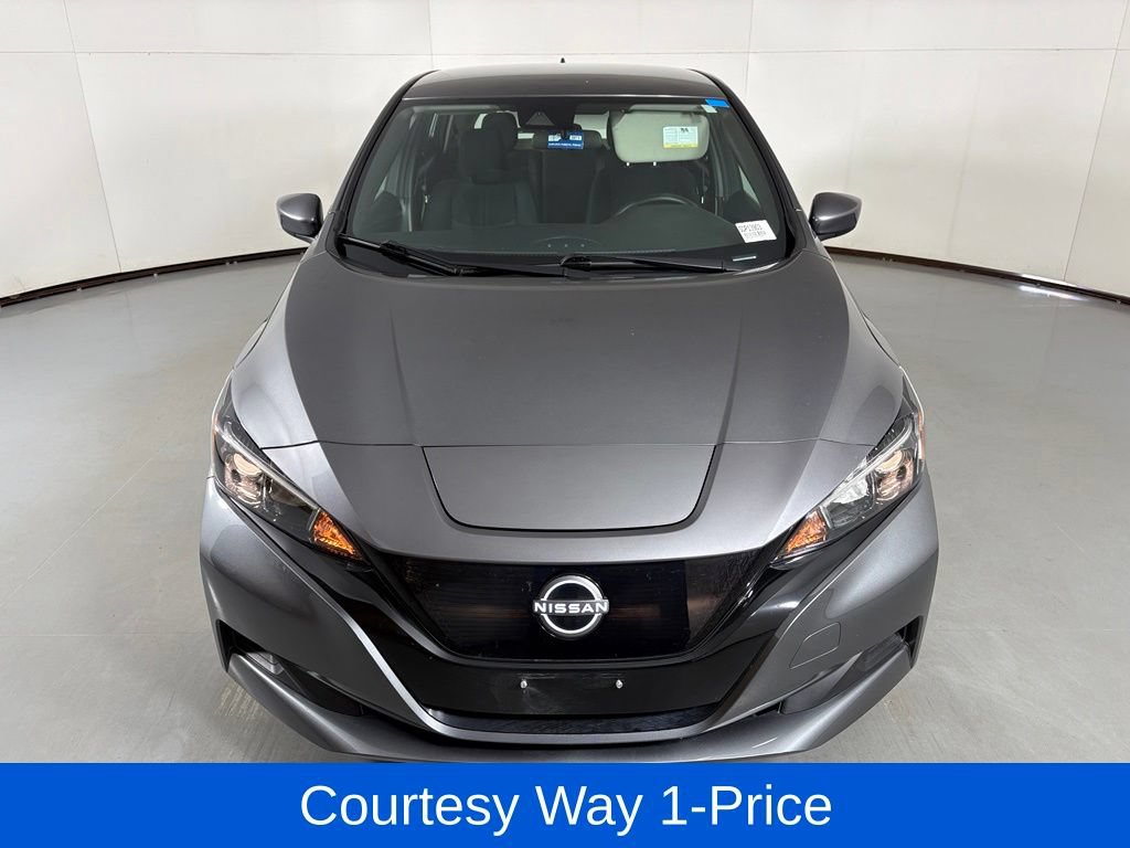 Used 2025 Nissan Leaf S FWD image 4