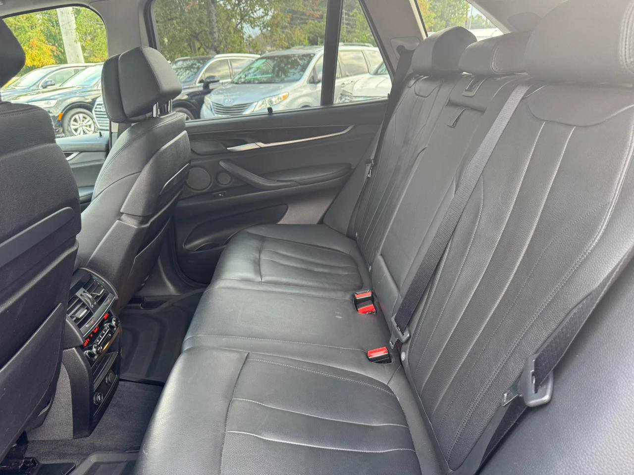 Used 2015 BMW X5 xDrive50i AWD/4WD image 28