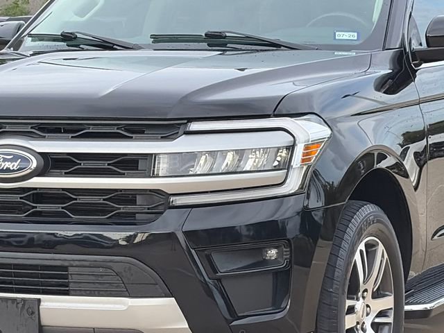 Used 2023 Ford Expedition XLT image 4