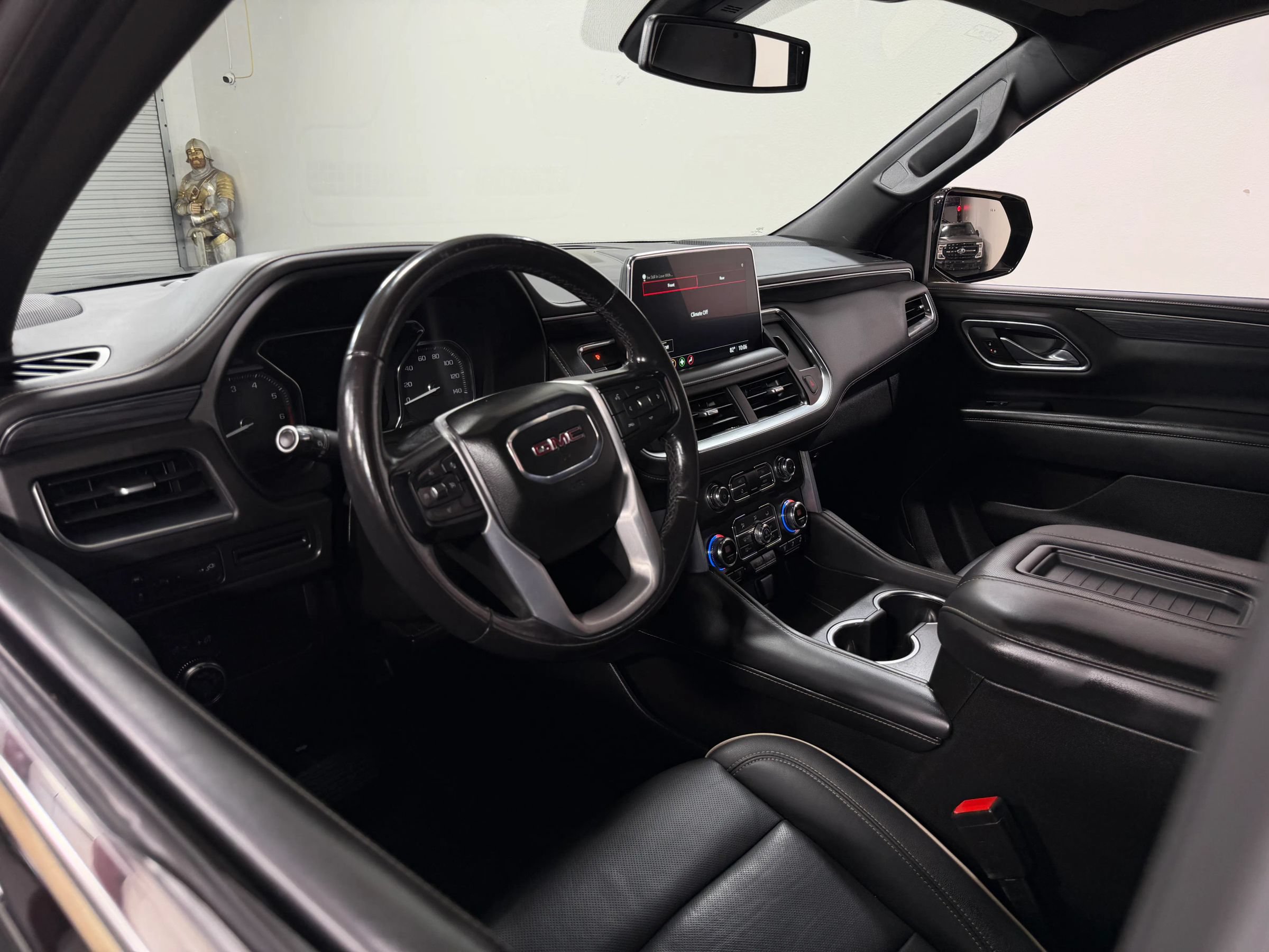 Used 2021 GMC Yukon XL SLT RWD image 13