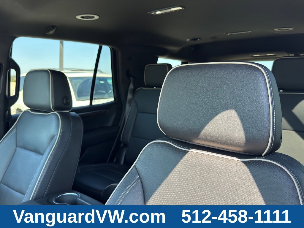 Used 2025 Chevrolet Tahoe Premier RWD image 13