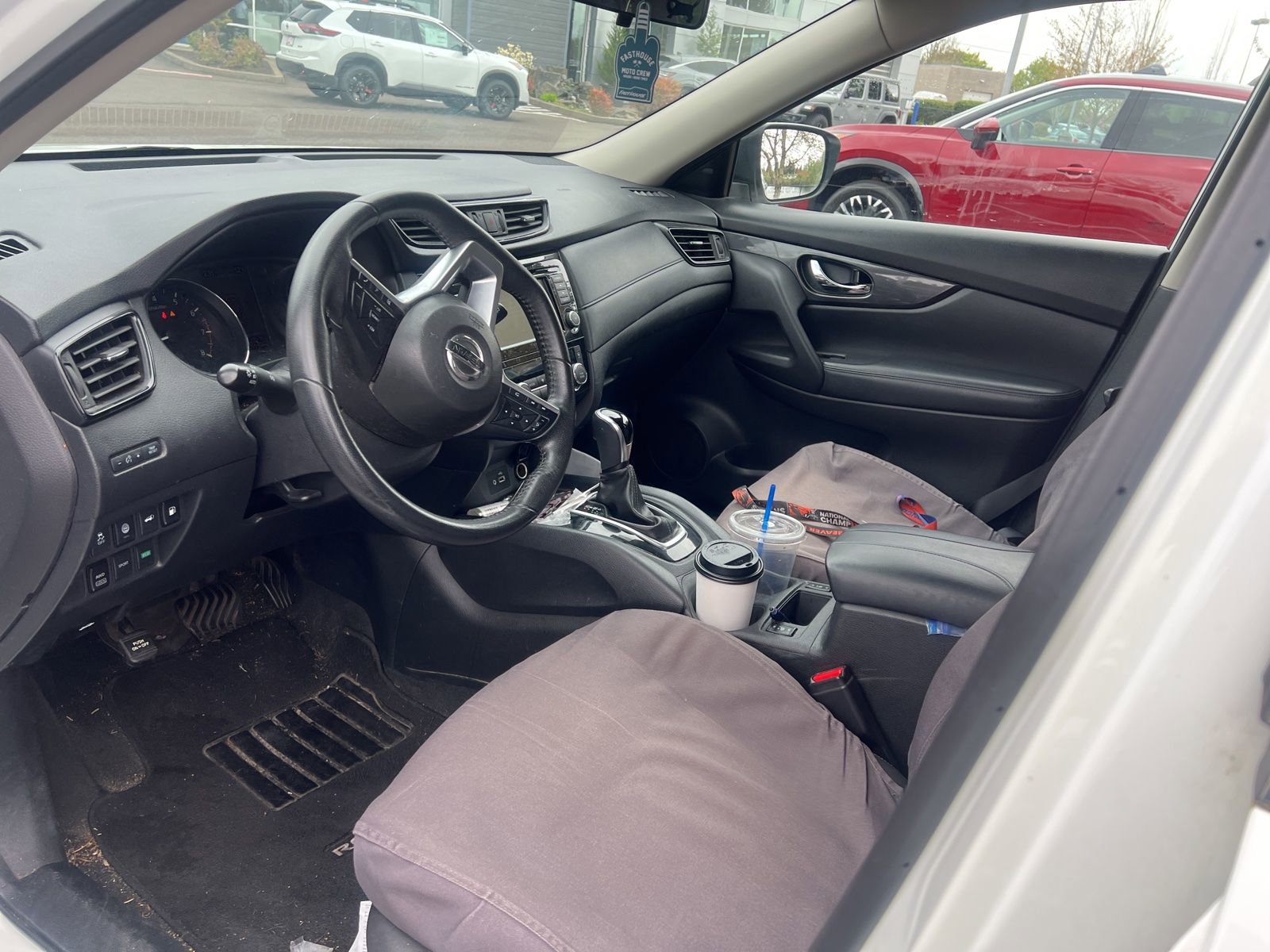 Used 2020 Nissan Rogue SV image 10