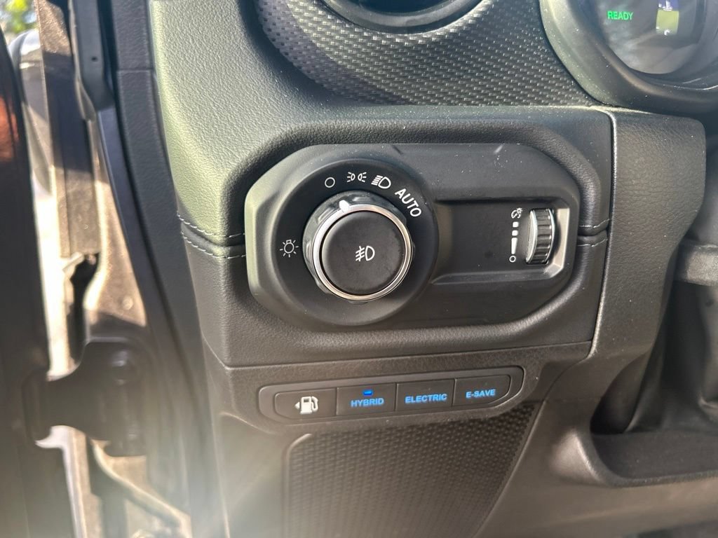 Used 2024 Jeep Wrangler Unlimited Rubicon 4xe AWD/4WD image 35