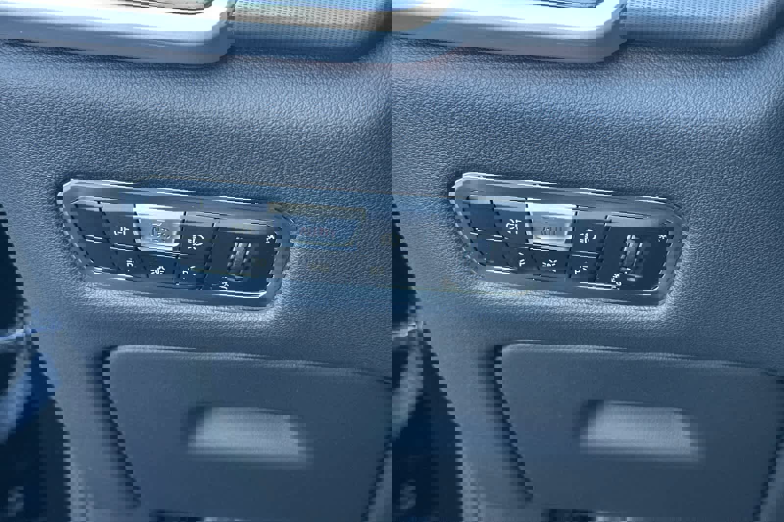 Certified 2023 BMW X6 xDrive40i w/ M Sport Package image 33