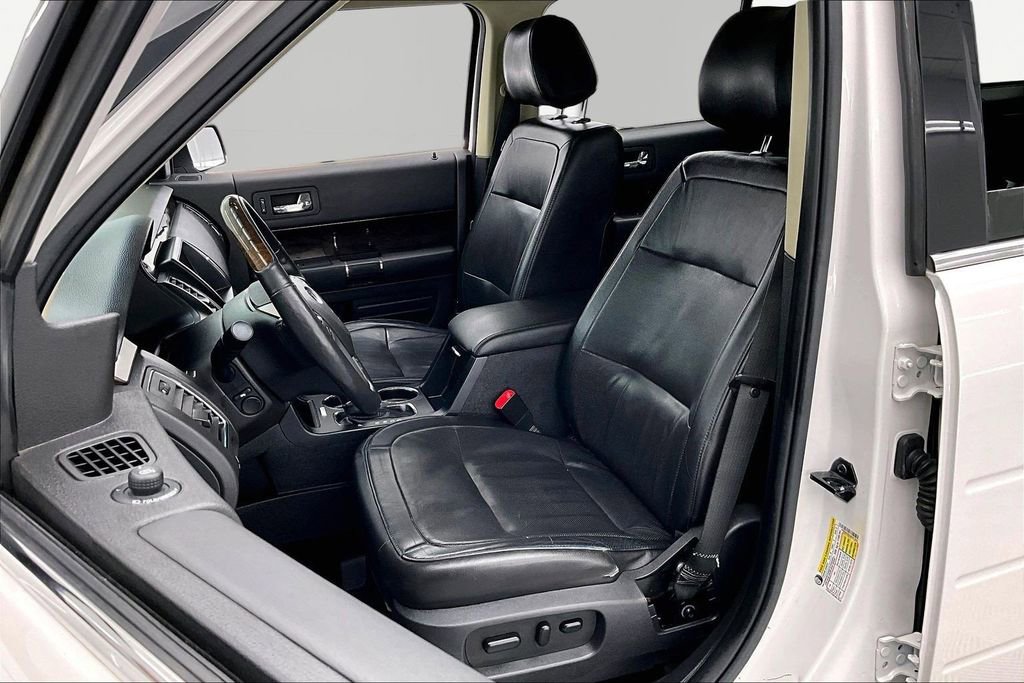 Used 2018 Ford Flex Limited w/ Equipment Group 301A FWD image 25