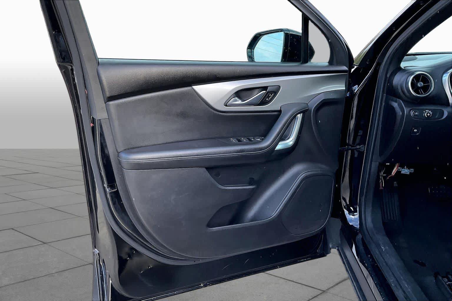 Used 2020 Chevrolet Blazer LT FWD image 21