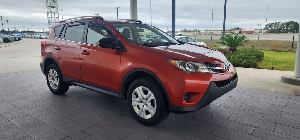 Used 2015 Toyota RAV4 LE image 4