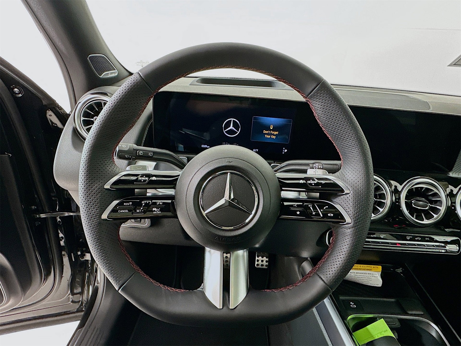 New 2026 Mercedes-Benz GLB 250 image 12