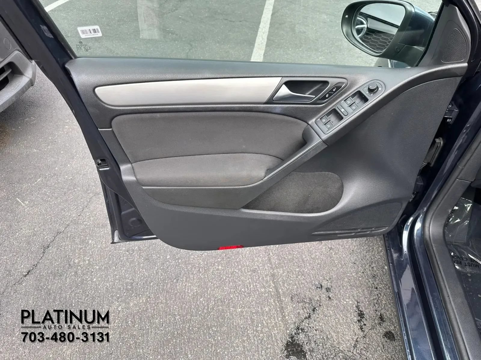 Used 2013 Volkswagen Golf 4-Door FWD image 16