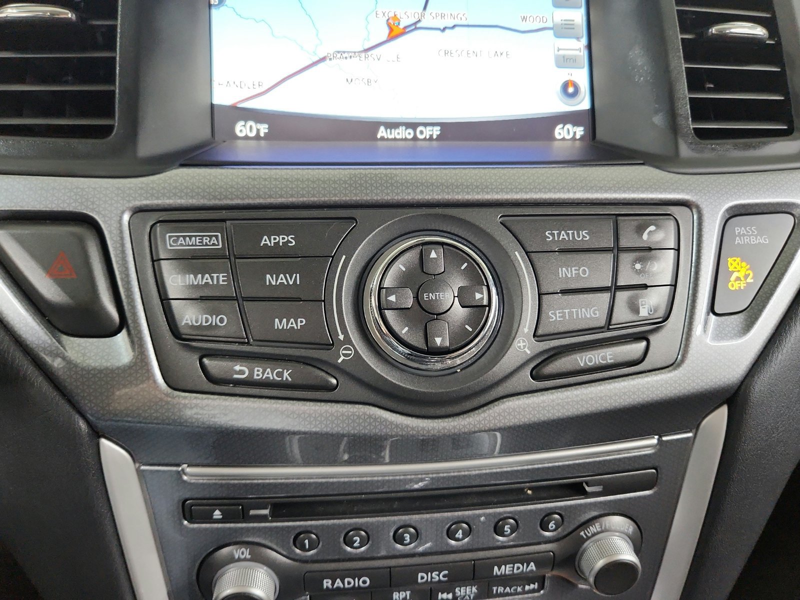 Used 2019 Nissan Pathfinder SL AWD/4WD image 23