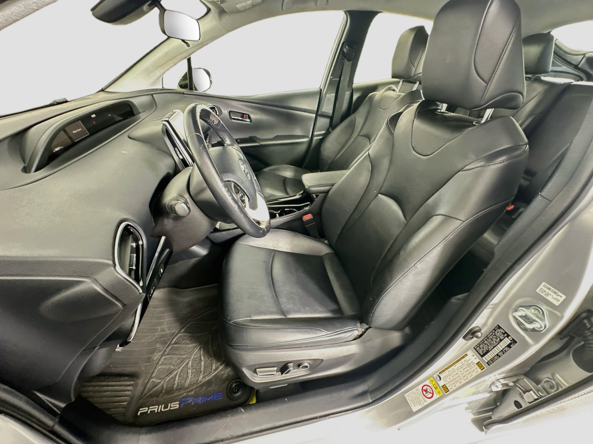 Used 2017 Toyota Prius Prime Premium FWD image 13