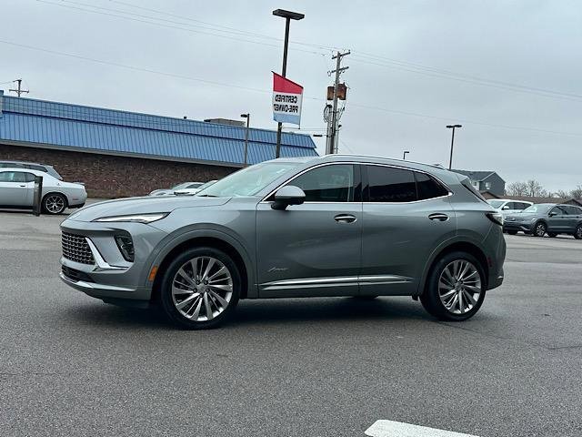 Used 2025 Buick Envision Avenir image 3