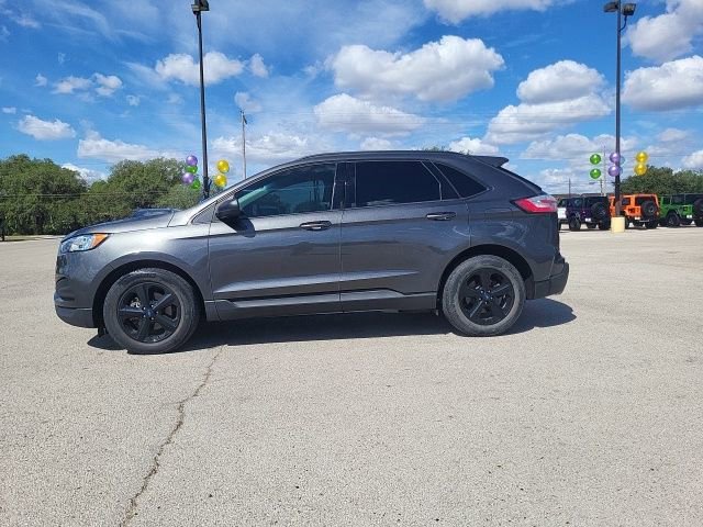 Used 2020 Ford Edge SE image 2