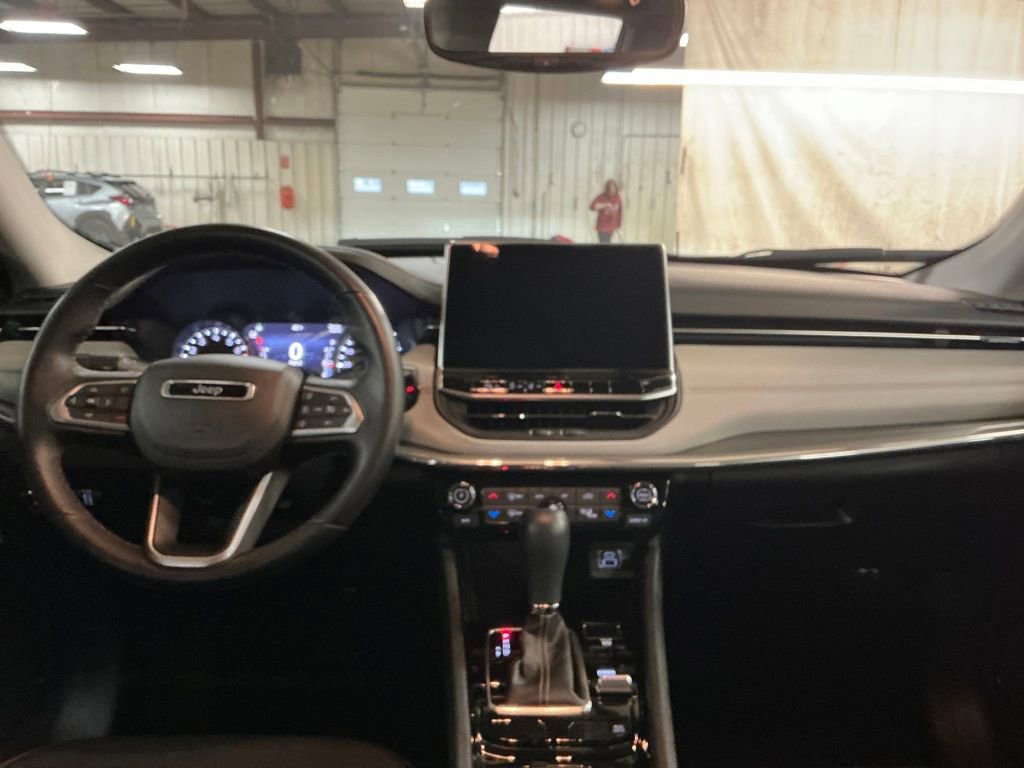 Certified 2022 Jeep Compass Limited image 17